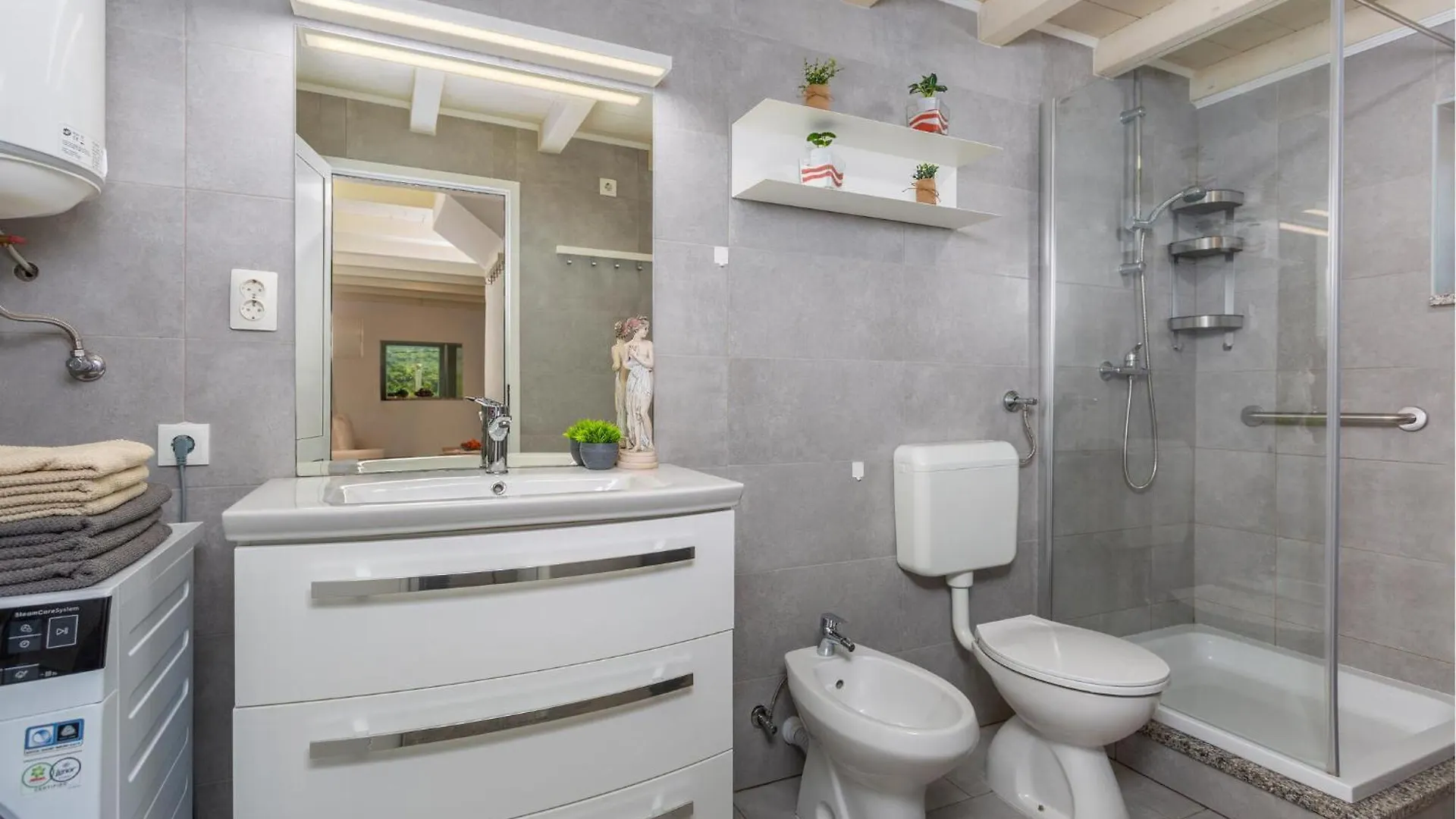 Gorgeous Home In Draga Bascanska With Wifi